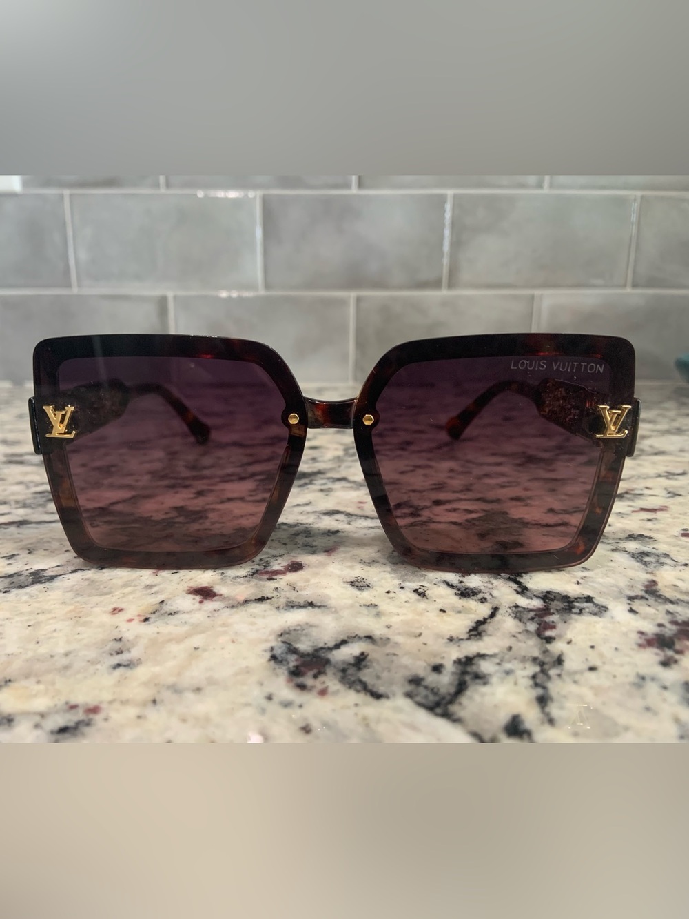 Designer Inspired Tortoiseshell Square Sunglasses with Decorative Temples- EUC